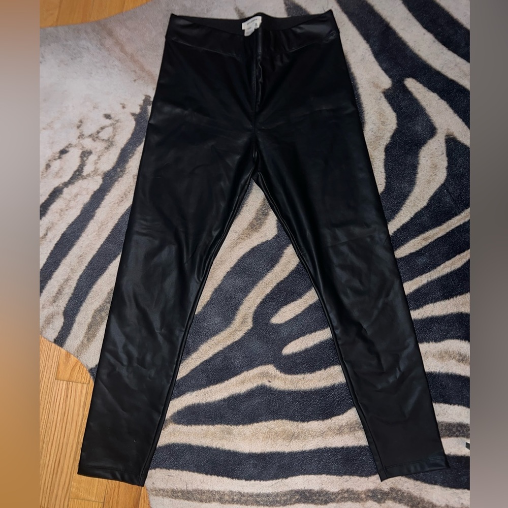 Faux Leather leggings!